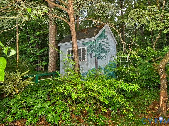 5th image of 2328 Plowman Dr