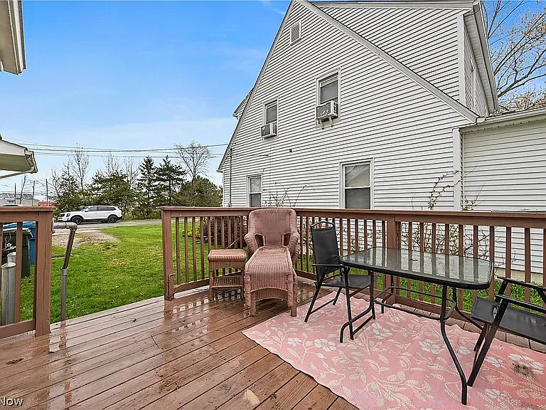 4556 Hawthorne Ave — Photo 23