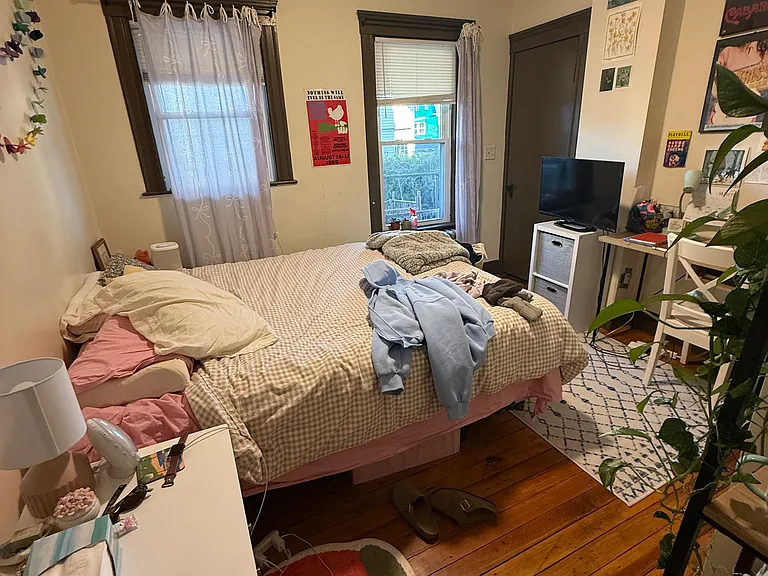 352 Main St #1 — Photo 4