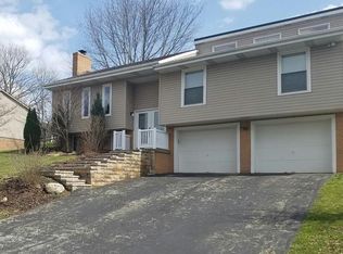 4068 Briarwood Dr, Jeannette, PA