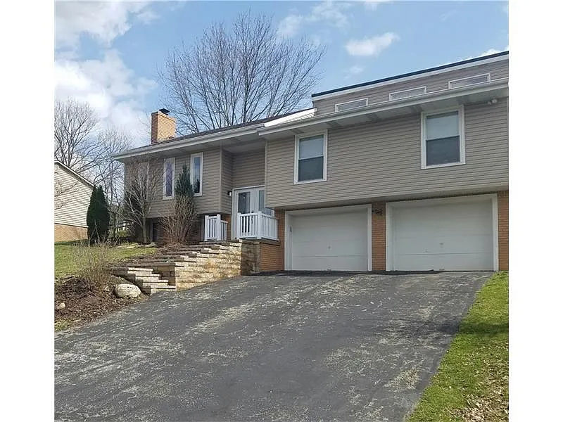 4068 Briarwood Dr photo 1