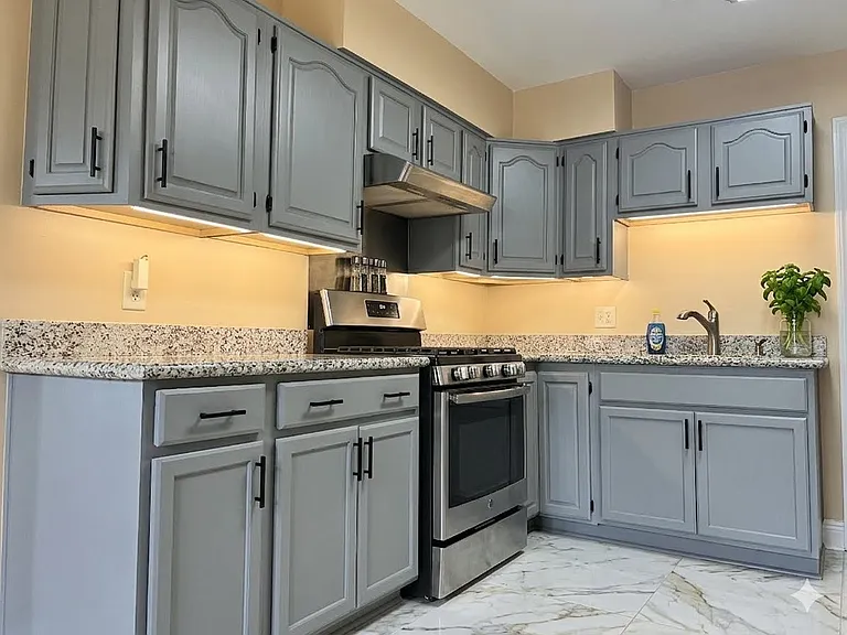 672 Grovewood Dr — Photo 2