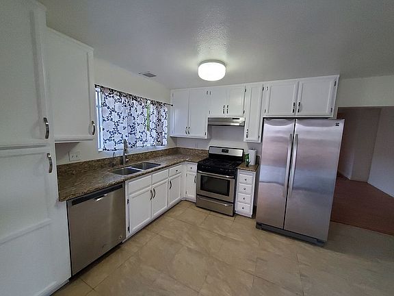 4th image of 690 Macbrey Dr