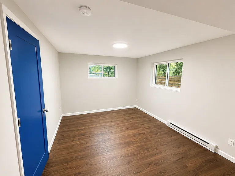 1447 Iowa Ave — Photo 10