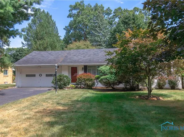 4542 Oakridge Dr, Toledo, OH 43623