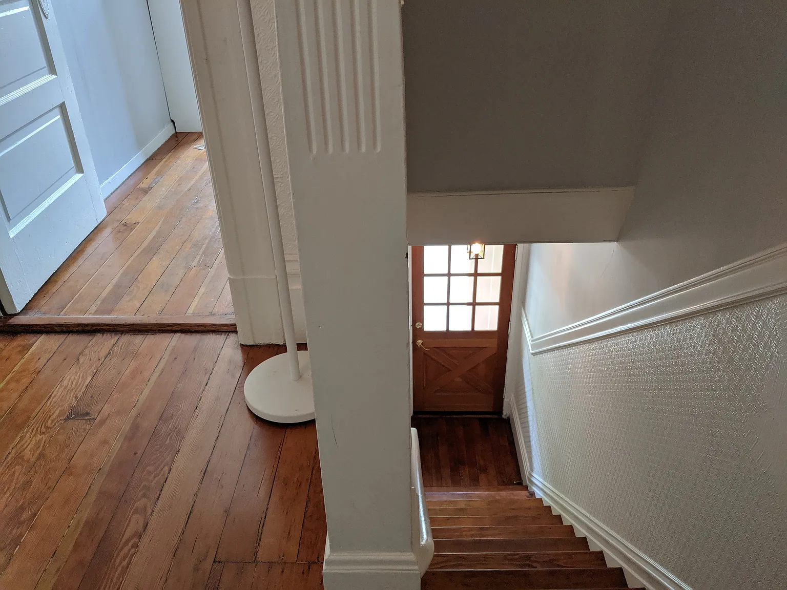 3 bed, 1299 sqft, $2,100 — Photo 3