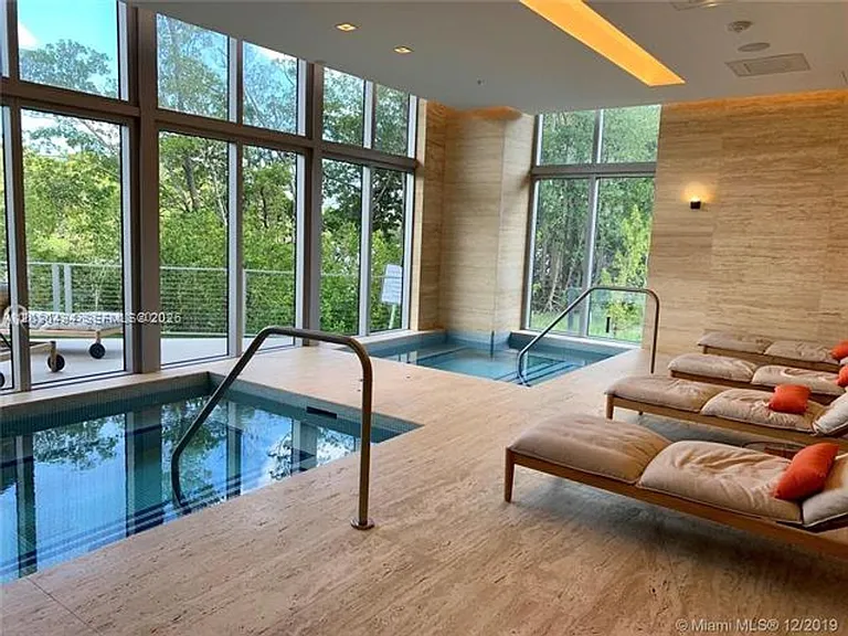 16385 Biscayne Blvd #621 — Photo 39