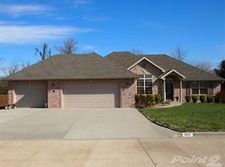 905 W Drake St, Bolivar, MO 65613