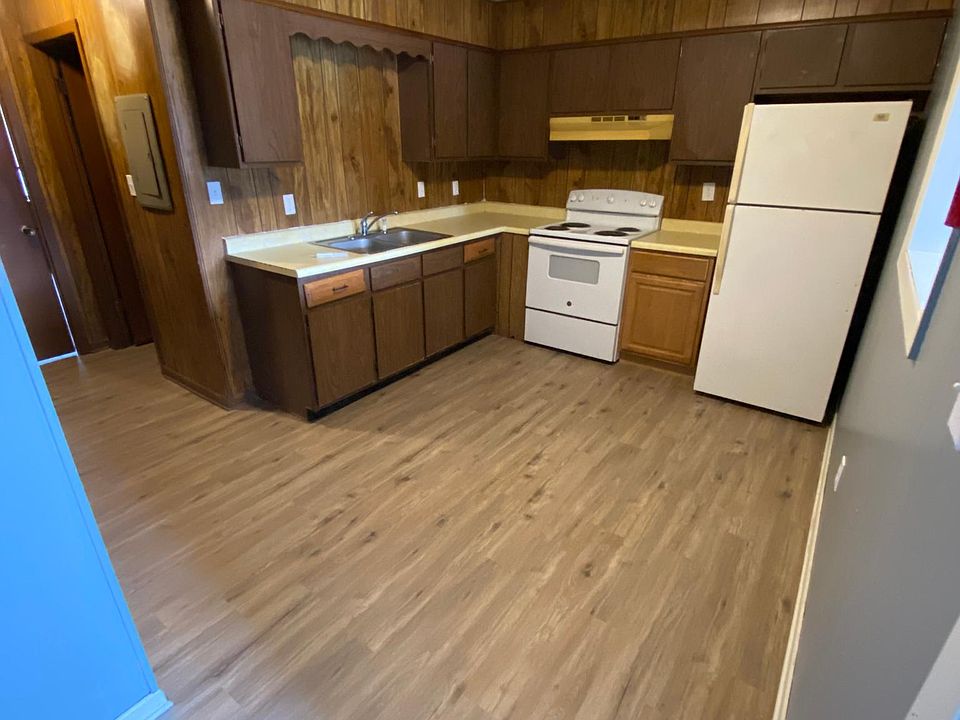 2nd image of 740 E 1st North St APT 12