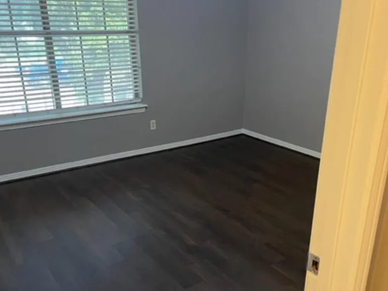 1804 Camelot Cv #1804 — Photo 10