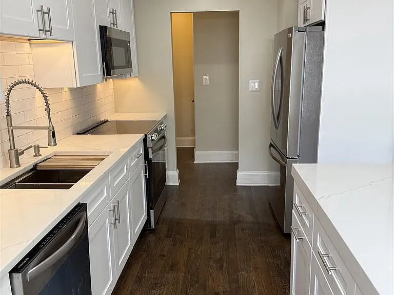 7925 Gunston Woods Pl — Photo 4