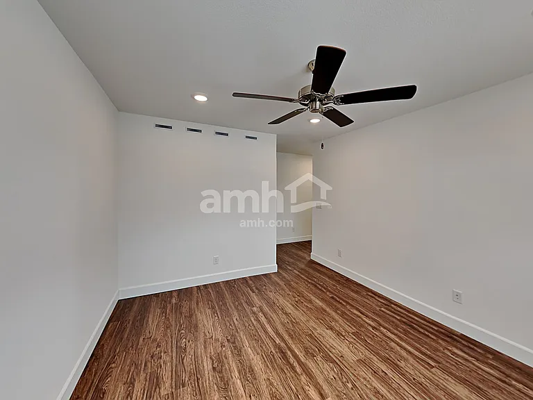 9148 Crocker Point Ct — Photo 10