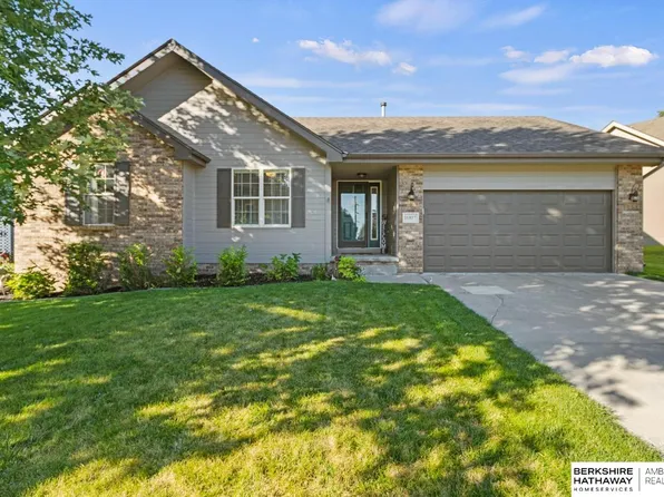 16817 Pierce St, Omaha, NE 68130