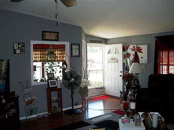 3rd image of 1205 La Flosita Dr