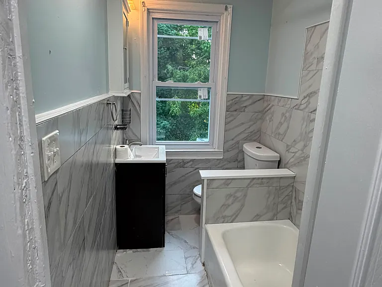 112 Staley Ave — Photo 6