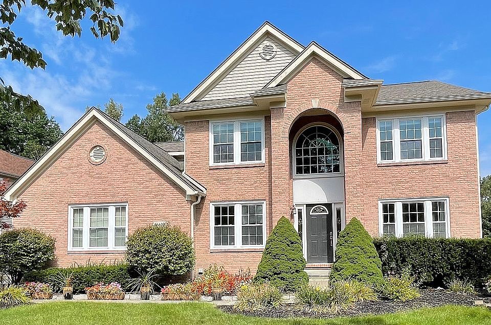 1st image of 46610 Woodside Dr #17