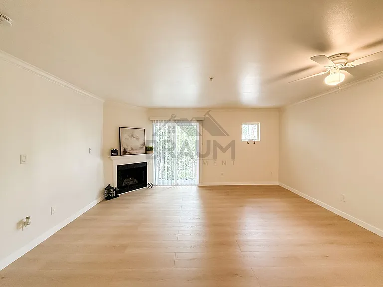 7323 WINNETKA — Photo 10