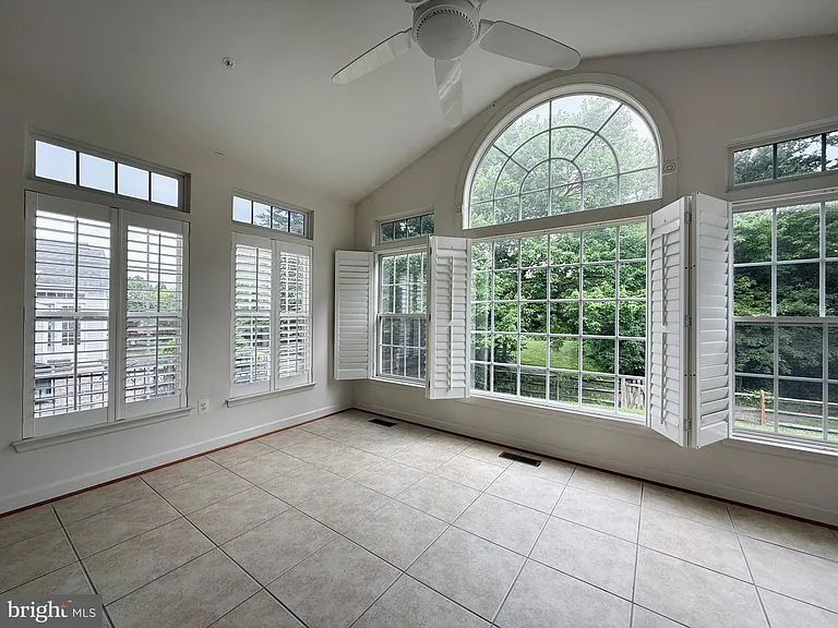 4415 Medallion Dr — Photo 20