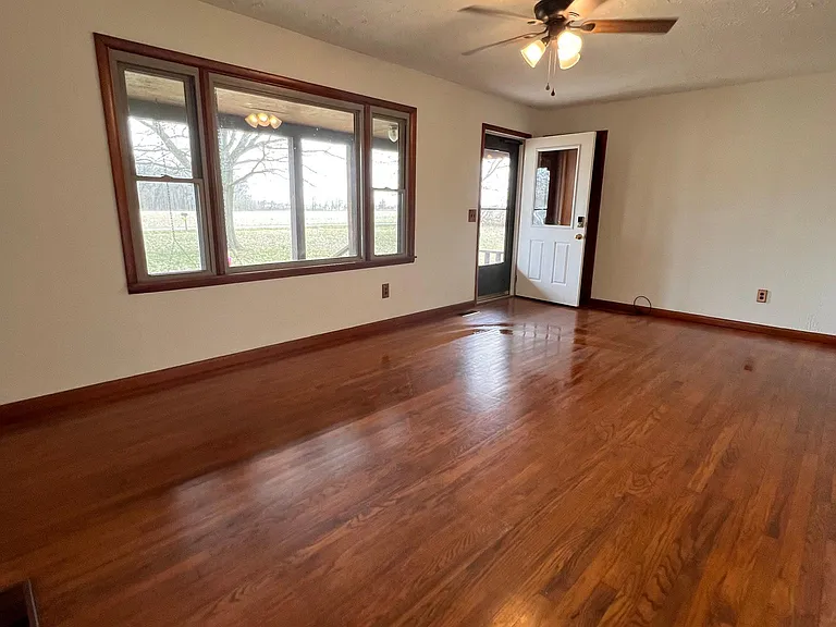 611 Randolph Rd — Photo 8
