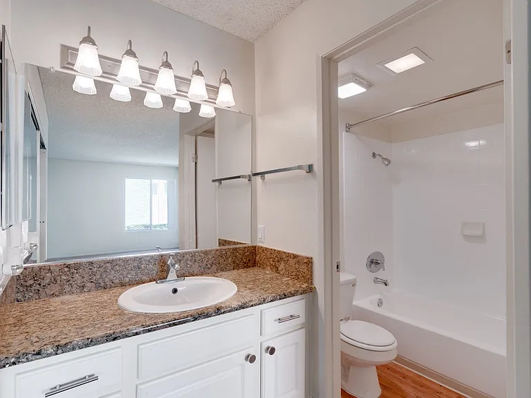 Bradbury Park Apartments — Photo 22