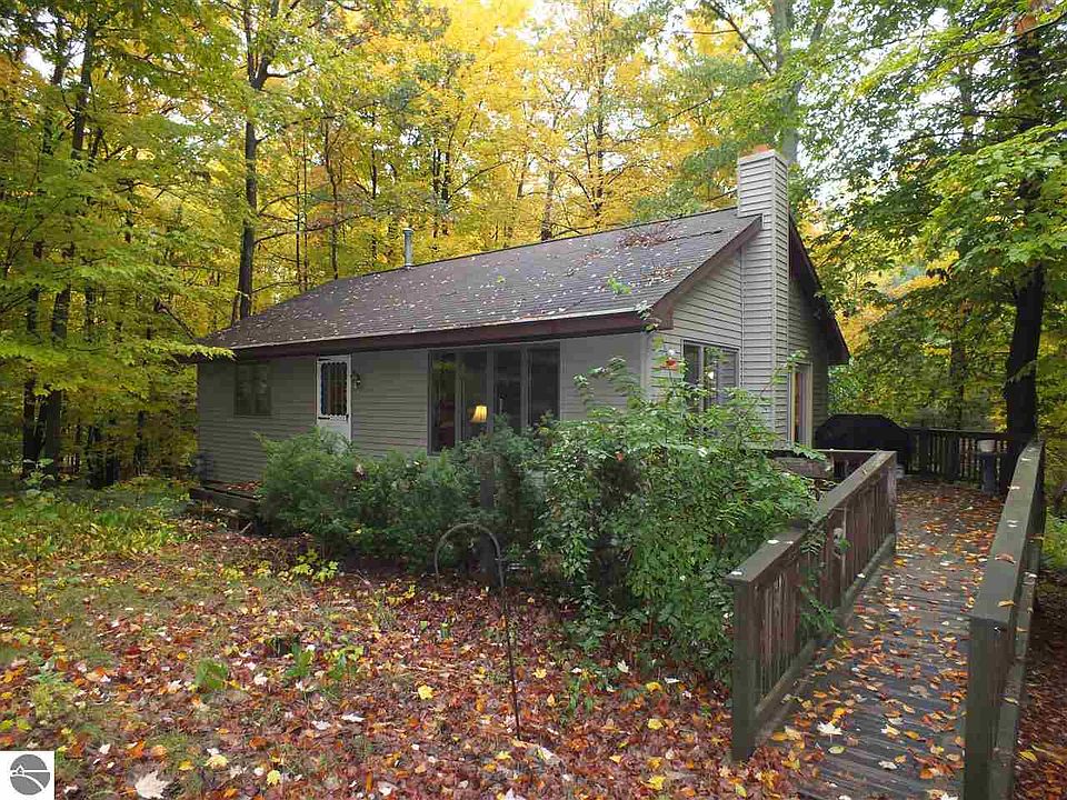 1st image of 4731 Maplewood Dr
