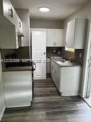 1820 NW 127th St — Photo 3