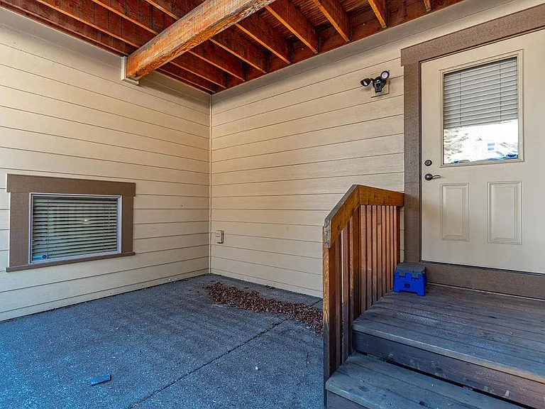 1269 NW Ogden Ave — Photo 32