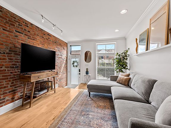 4th image of 810 Grundy St