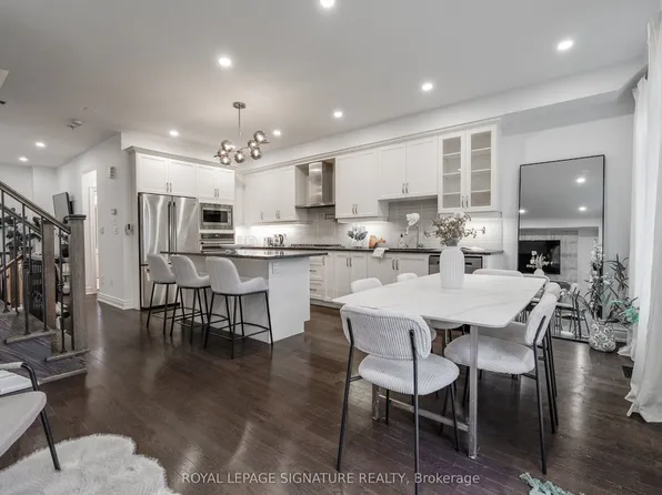 14 Queen Mary Ct, Vaughan, ON L4L 0H9