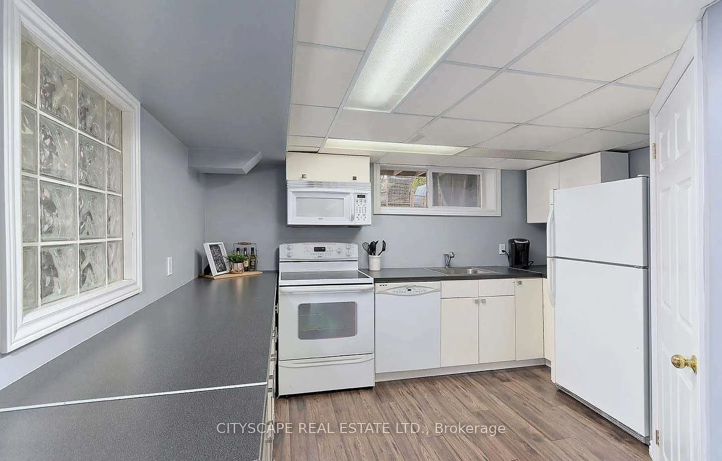 1 bed, $1,000 — Photo 4