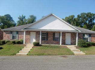 105 Hampton Ct #A, Dublin, GA 31021