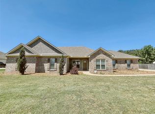 43 Regans Way, Deatsville, AL 36022