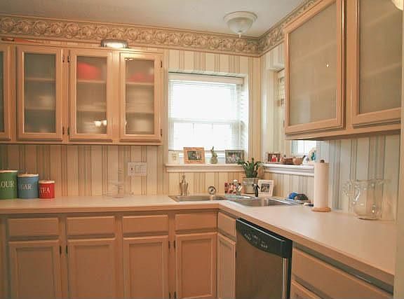 4th image of 1411 Broadmoor Dr