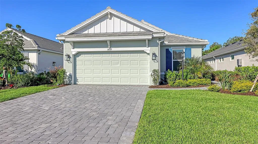 3 bed, 2.0 bath, 1925 sqft, $3,950 — Photo 2