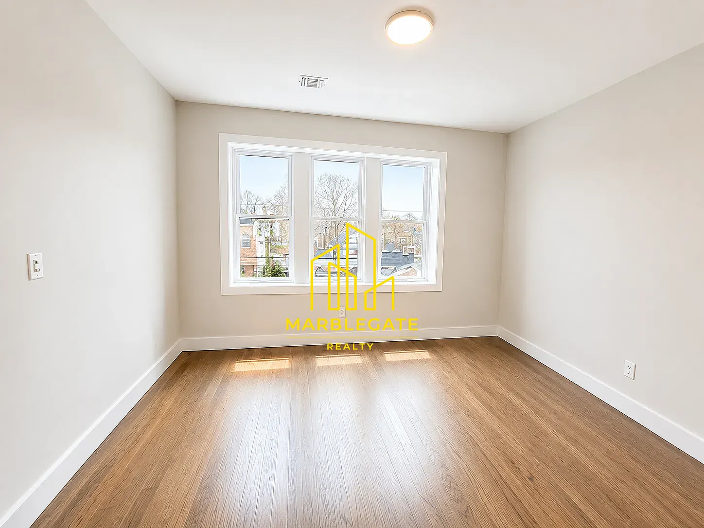 3 bed, 1050 sqft, $2,050 — Photo 3