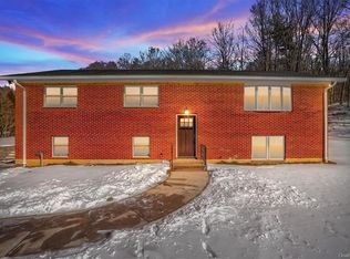 94 Canopus Hollow Rd, Putnam Valley, NY 10579