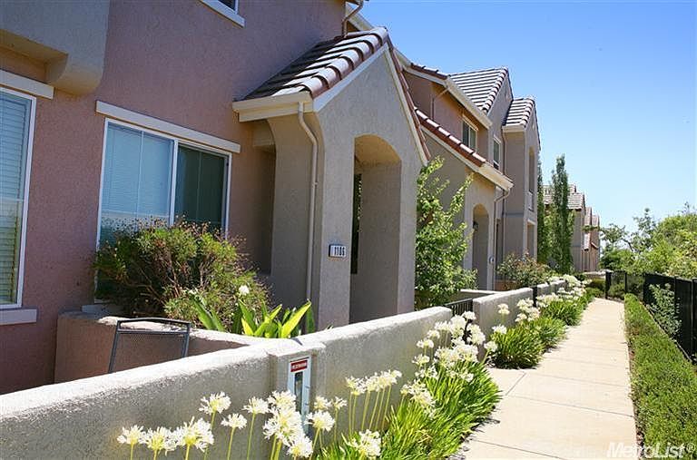 1st image of 1106 Esplanade Cir Unit 1106