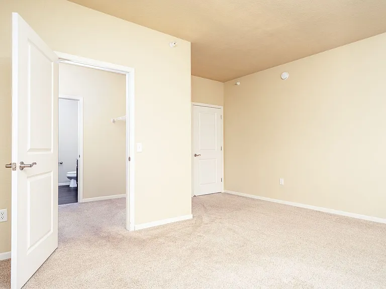 Highland Shores Apartments — Photo 47