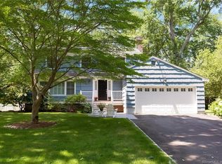 28 Hidden Brook Dr, Stamford, CT 06907