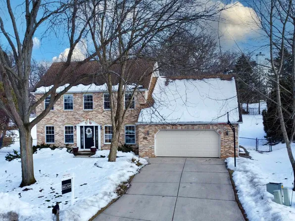 6105 Spring Pond Ct, Mc Farland, WI 53558