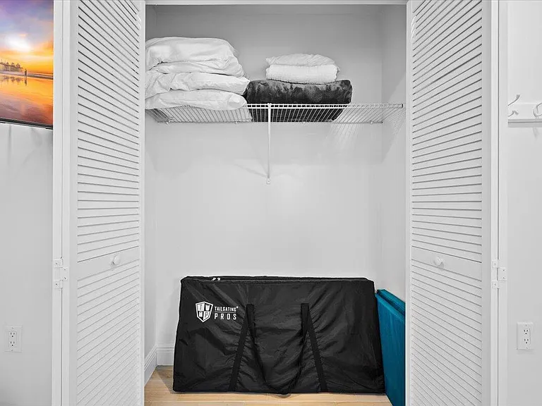 6075 Francis St — Photo 13