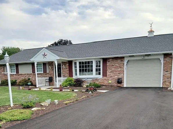 56 Timberline Dr, Leola, PA 17540