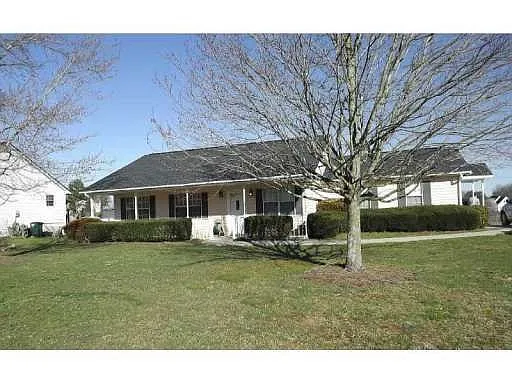 141 Buck Blvd SE photo 1