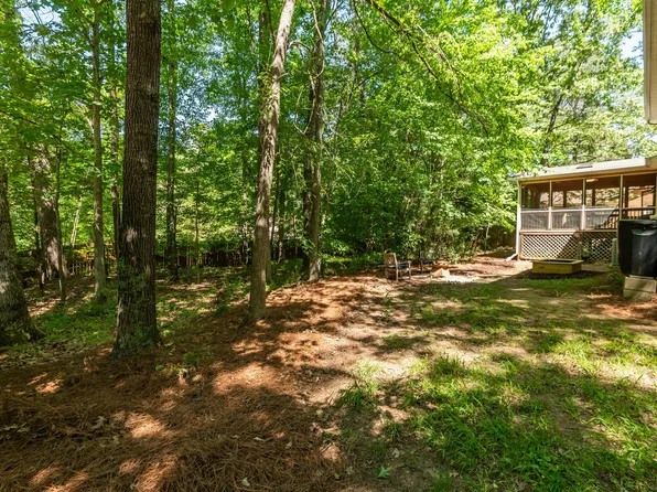 526 Colony Woods Dr, Chapel Hill, NC 27517