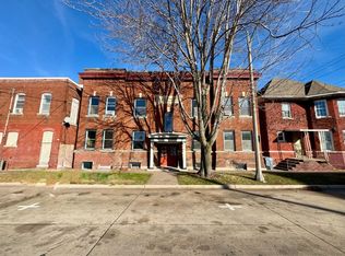 408 13th St #4, Moline, IL 61265