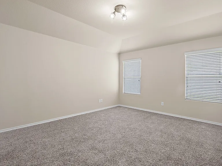 2517 Carolina Dr — Photo 17