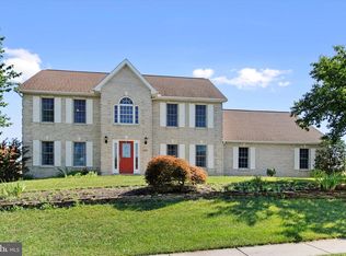201 Sunbrook Dr, Chambersburg, PA 17201