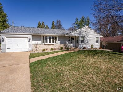 429 Forest Green Dr, Saint Louis, MO, 63119