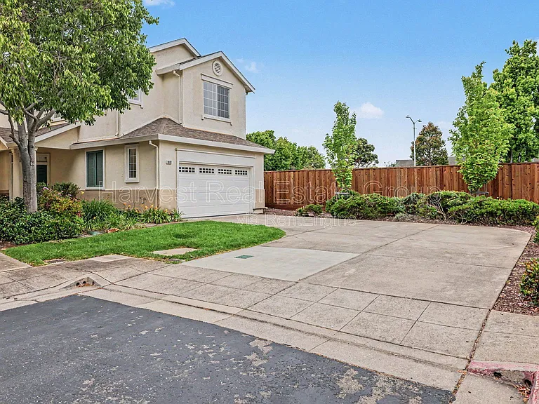1991 Gresham Dr — Photo 3