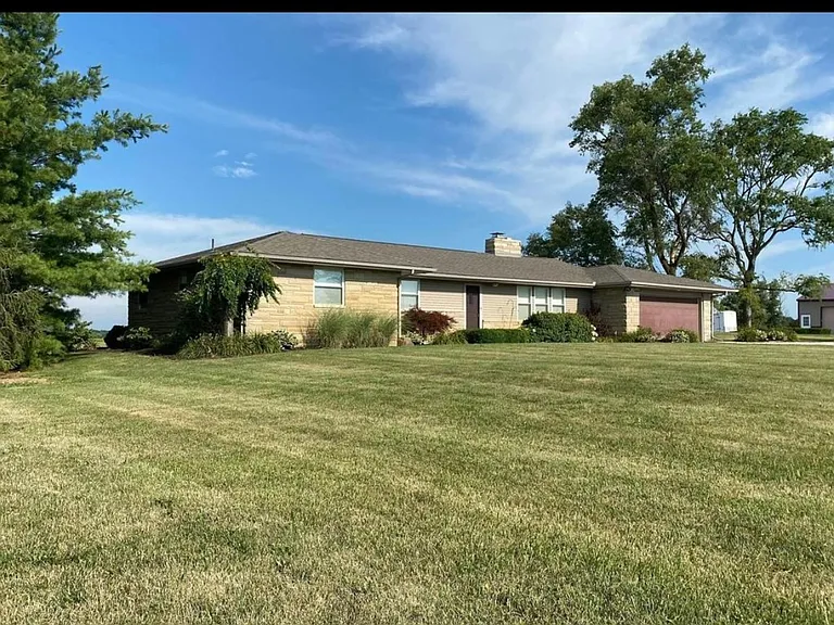 17401 N County Road 550 E — Photo 2